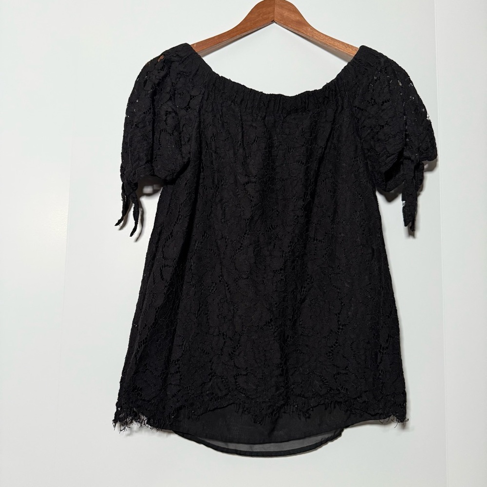 Lulus Women’s Off-Shoulder Lace Top with Tie Detail Black, M